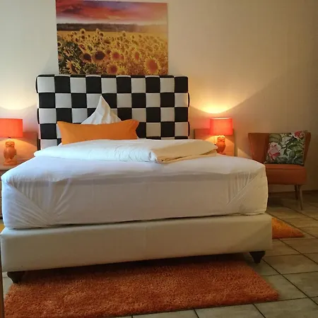 Ξενοδοχείο Zu Jeddelohs 4*